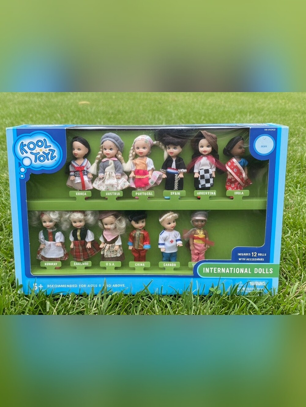 2k KOOL TOYZ INTERNATIONAL DOLLS 12 COUNTRIES 4" DOLLS